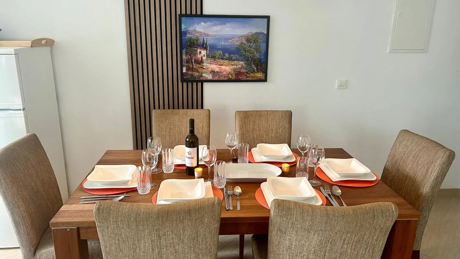 Modern And Spacious 3-Bedroom Apartment With Balcony Near Beach Malinska Croazia