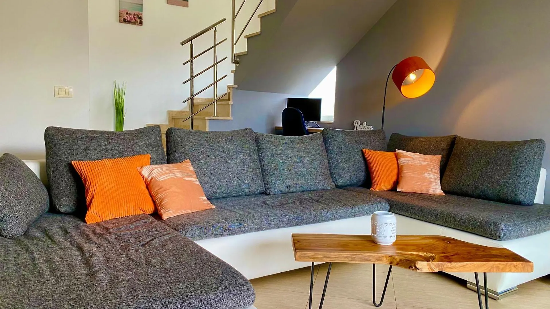 Modern And Spacious 3-Bedroom Apartment With Balcony Near Beach Malinska